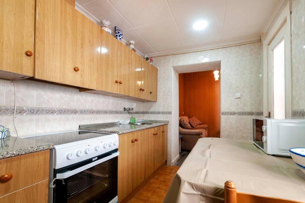 The Little House In The Neighbourhood Villa อาลิกันเต ภายนอก รูปภาพ